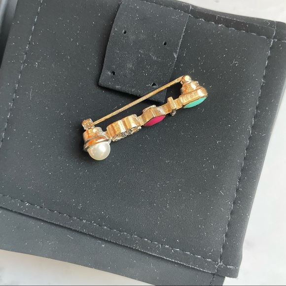 Chanel arrow heart brooch - Picture 5 of 5